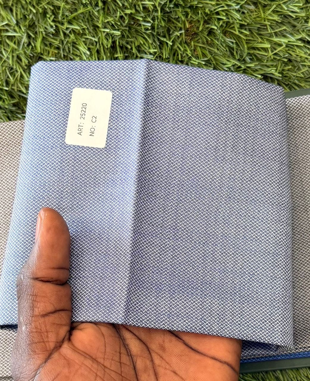 Tissu Oxford Premium Gris Clair – Tenues Africaines Élégantes