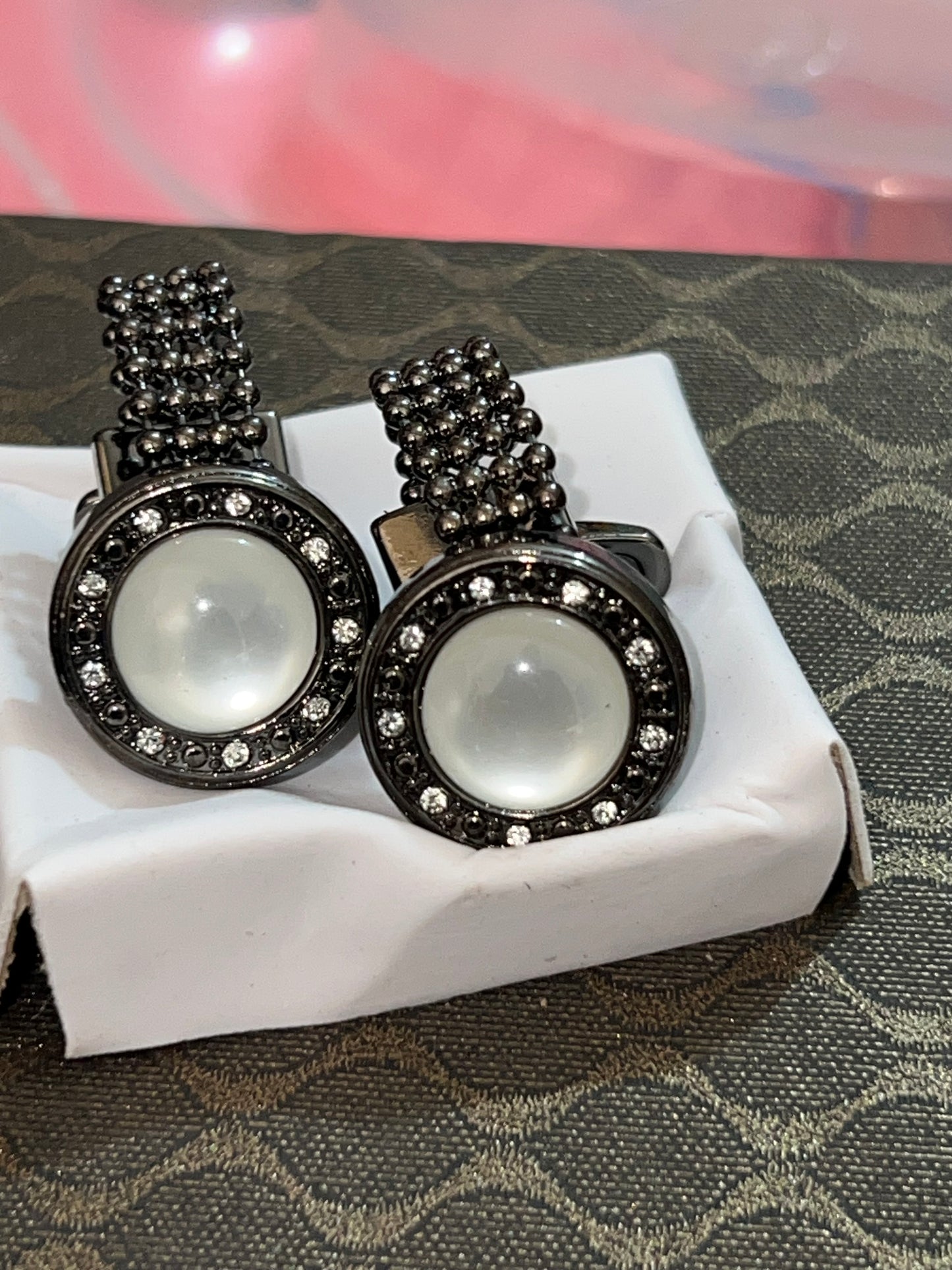 Bouton Manchette Fond Blanc