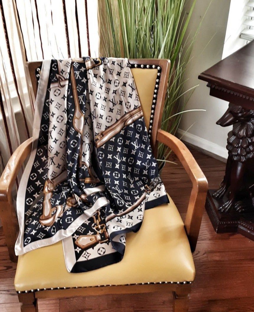 Écharpe Bicolore Noir & Beige à Motif Luxe