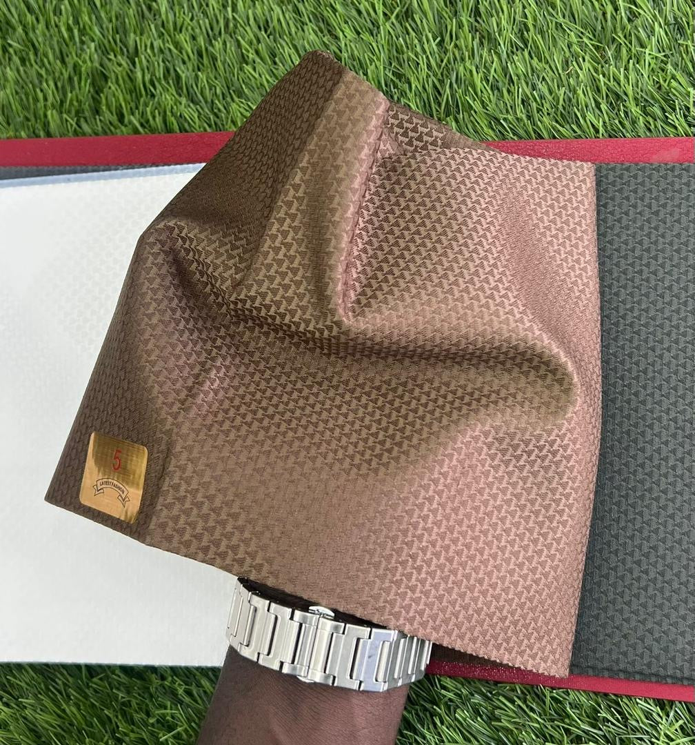 Tissu Homme Marron – Motifs Géométriques Élégants