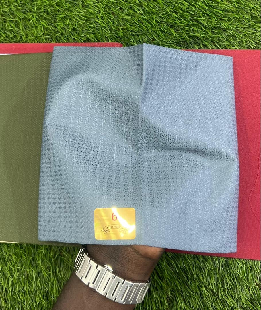 Tissu Homme Bleu Ciel – Motifs Géométriques Élégants