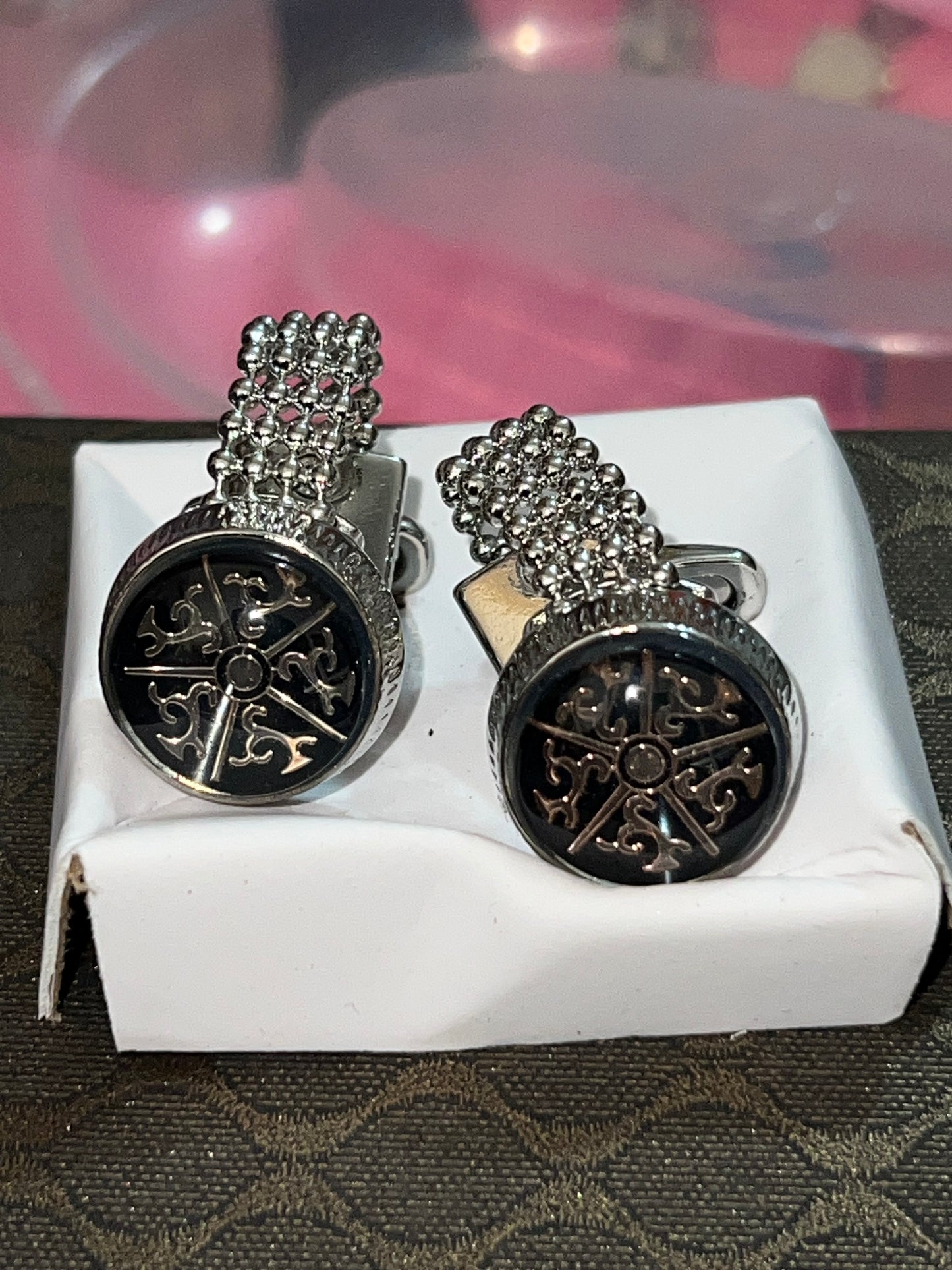 Bouton Manchette Fond Noir-grisé