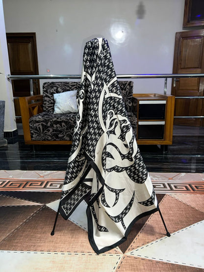 Écharpe Noir et Beige Élégante – Confort et Style