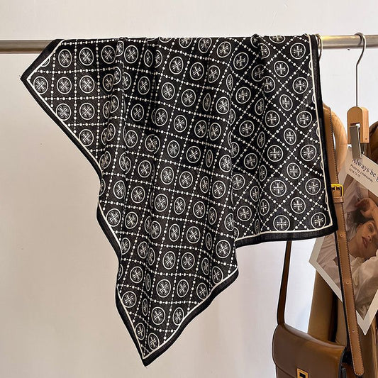 Écharpe Noir & Blanc – Élégance Classique et Moderne