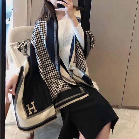 Écharpe Noir & Beige Style Hermès