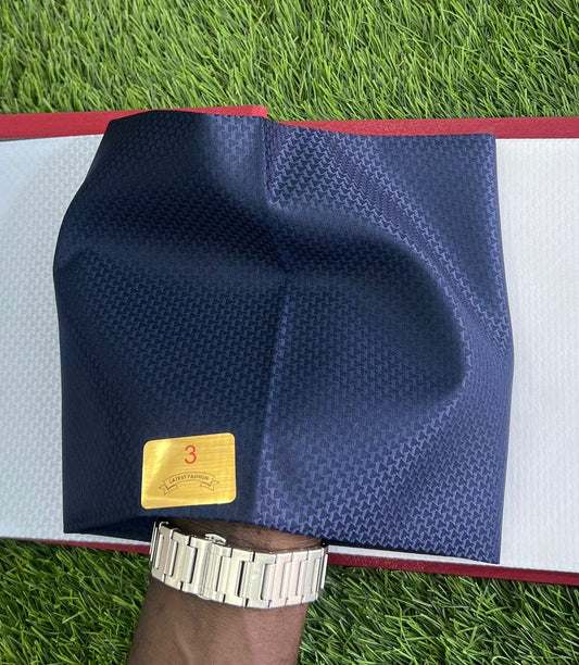 Tissu Homme Bleu Marine – Motifs Géométriques Élégants